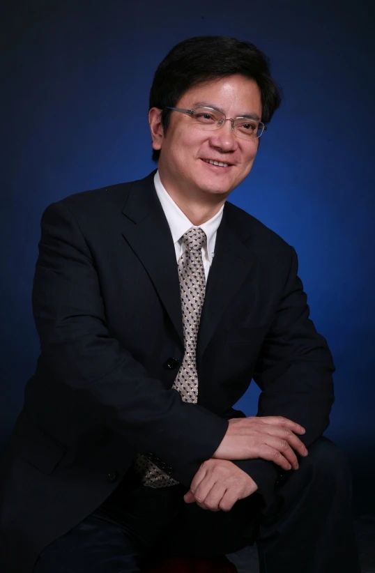 鄭強(qiáng).jpg 鄭強(qiáng).jpg